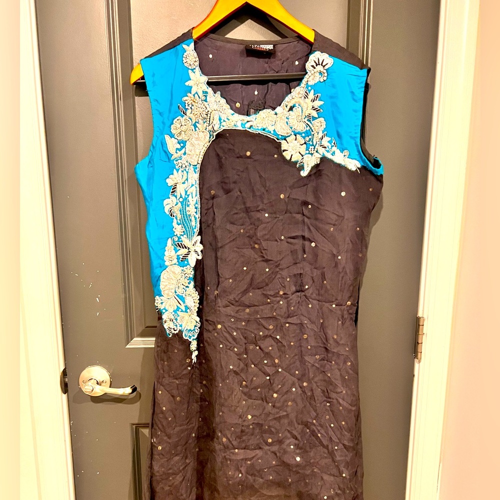 New Exclusive Pakistani Designer Salwar Kamiz.